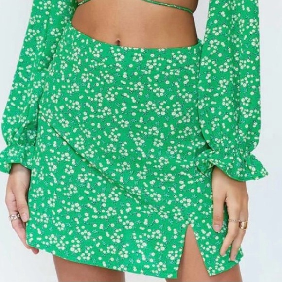 Women’s Princess Polly Charlie Floral Mini Slit Skirt Size 2 - Picture 1 of 16